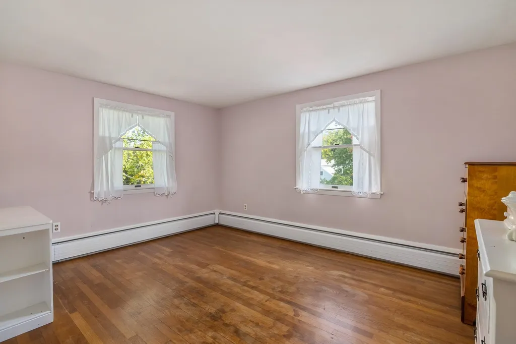 16 Olde Parish Road Rye NH 03870