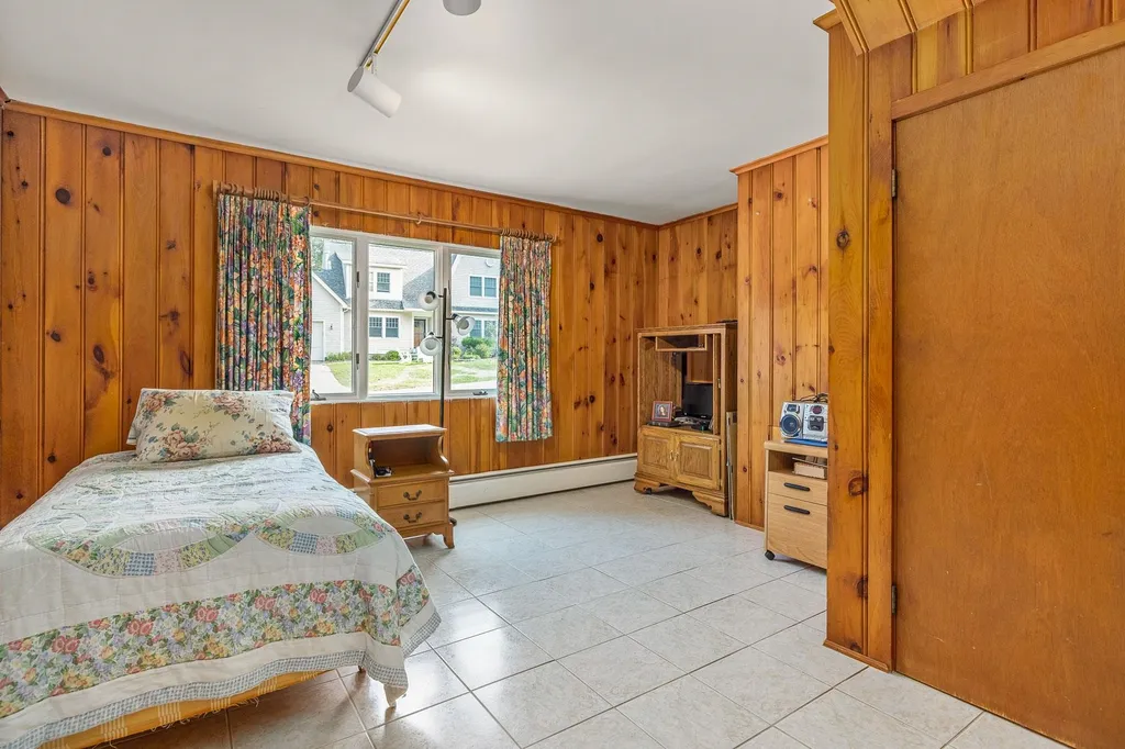 16 Olde Parish Road Rye NH 03870