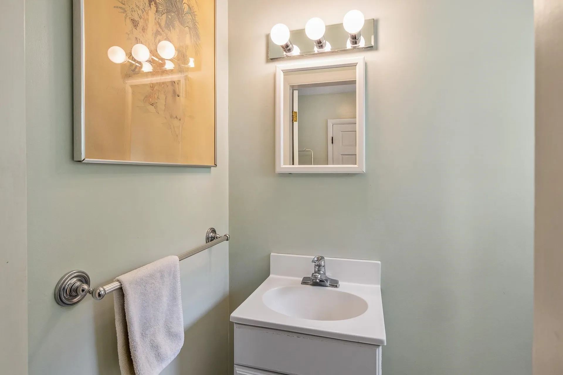 16 Olde Parish Road Rye NH 03870