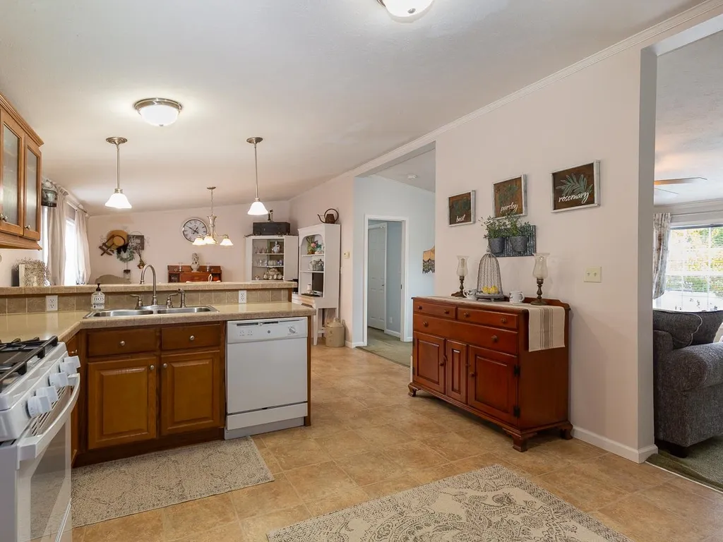 52 Seabreeze Drive North Hampton NH 03862