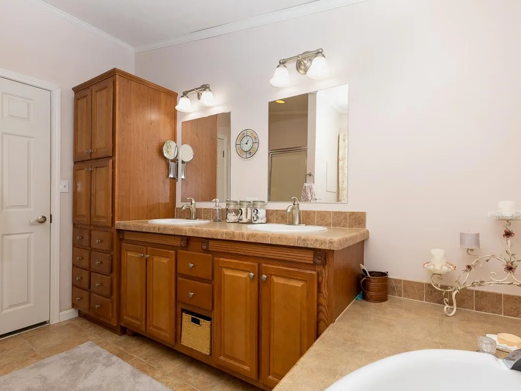 52 Seabreeze Drive North Hampton NH 03862