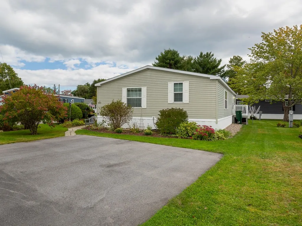 52 Seabreeze Drive North Hampton NH 03862