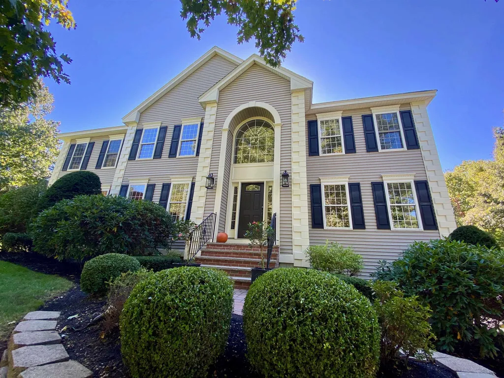 8 Settlers Ridge Road Windham NH 03087