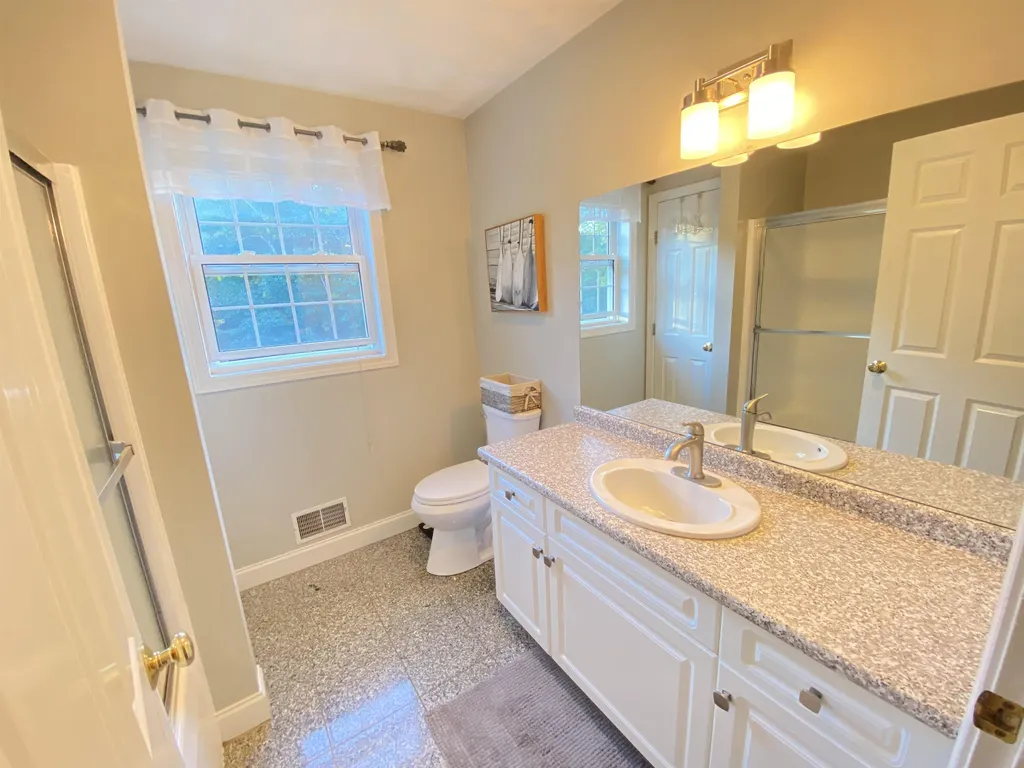 8 Settlers Ridge Road Windham NH 03087