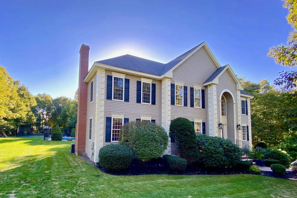8 Settlers Ridge Road Windham NH 03087