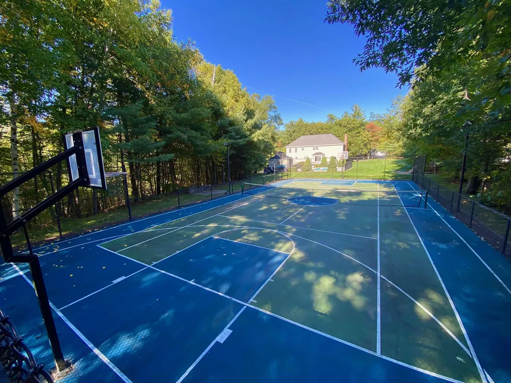 8 Settlers Ridge Road Windham NH 03087