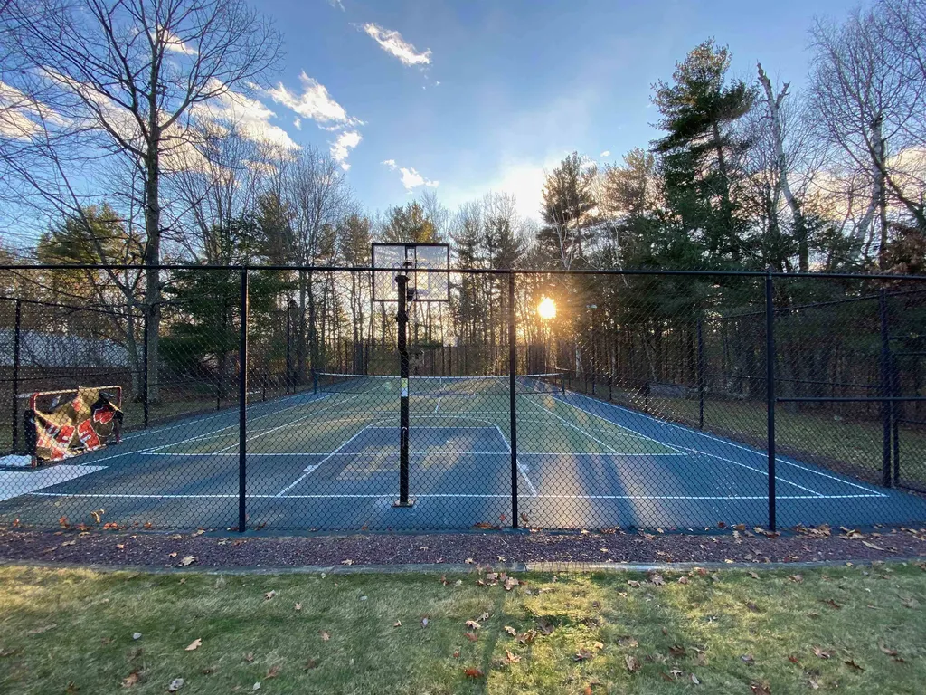 8 Settlers Ridge Road Windham NH 03087