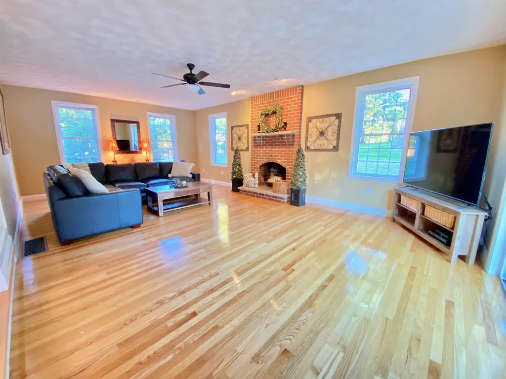 8 Settlers Ridge Road Windham NH 03087