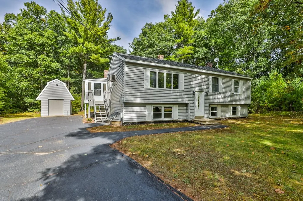 5 Birch Street Litchfield NH 03052