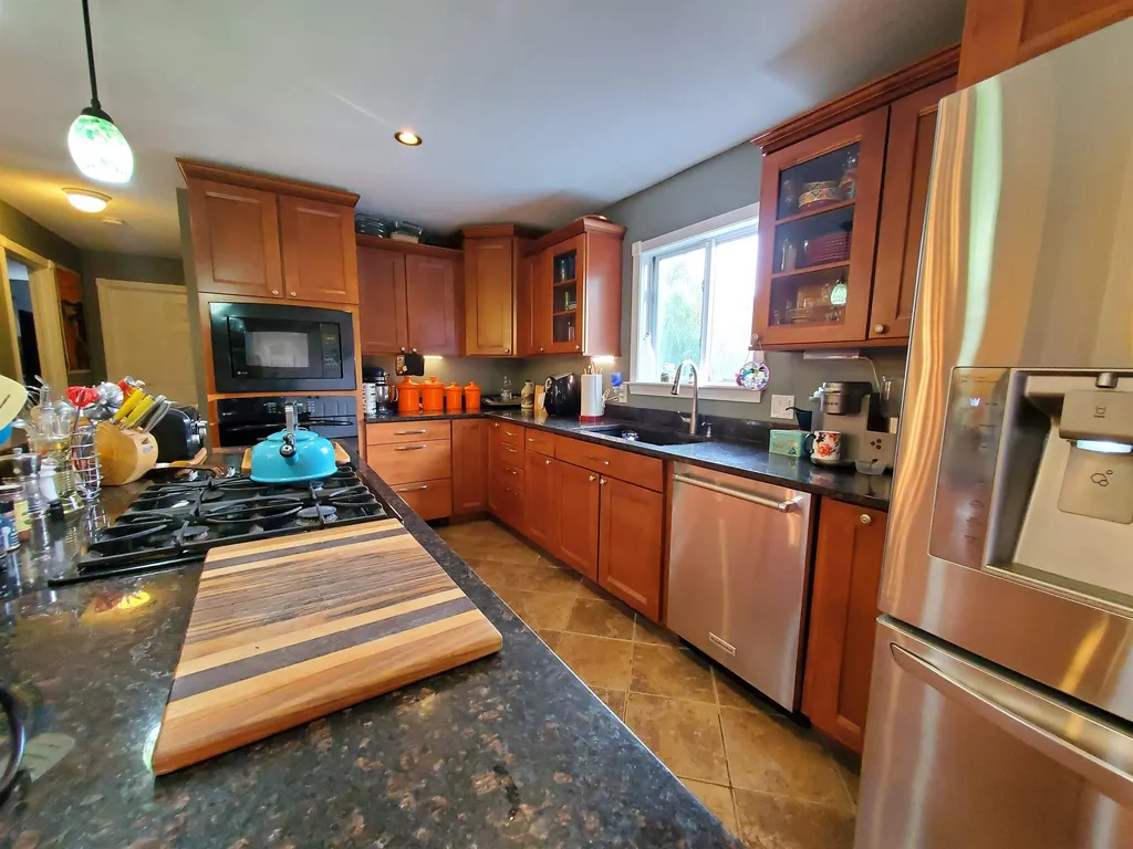 17 Mountain View Drive Enfield NH 03748