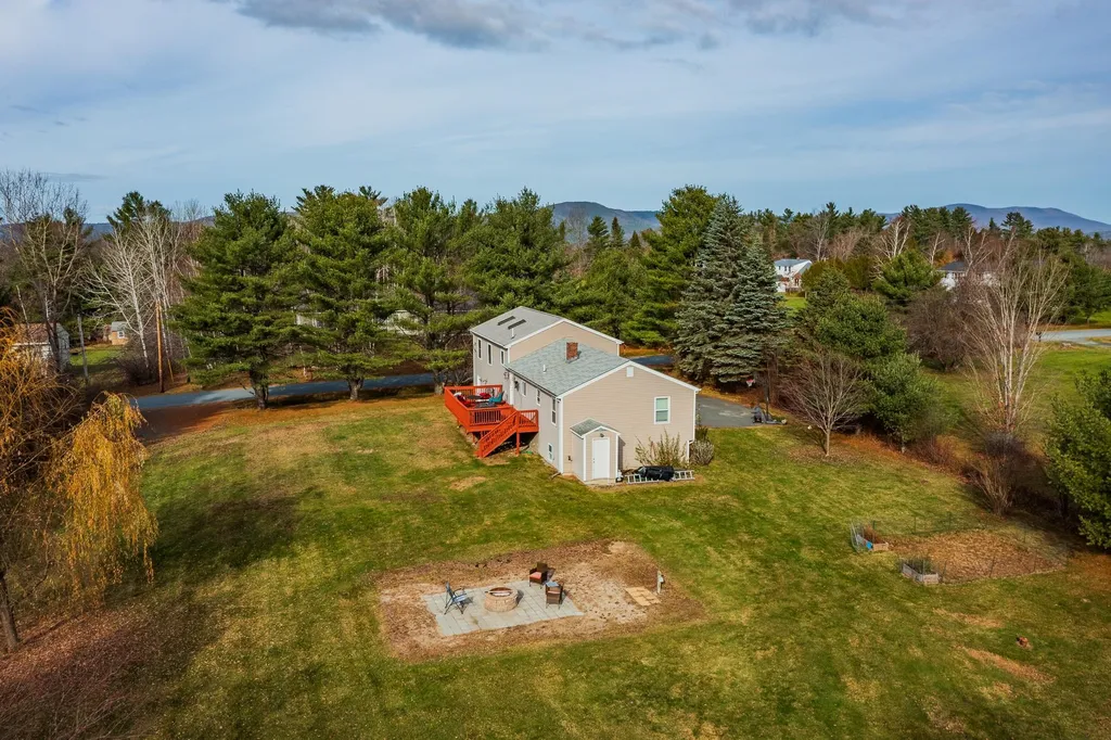 17 Mountain View Drive Enfield NH 03748