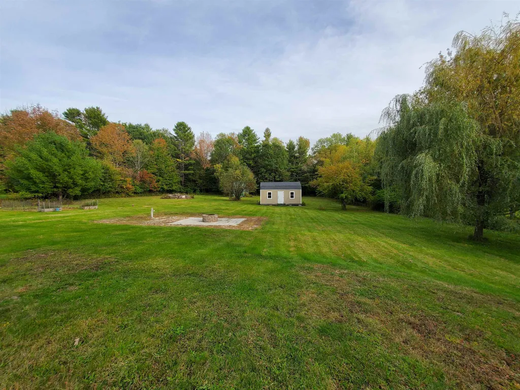 17 Mountain View Drive Enfield NH 03748
