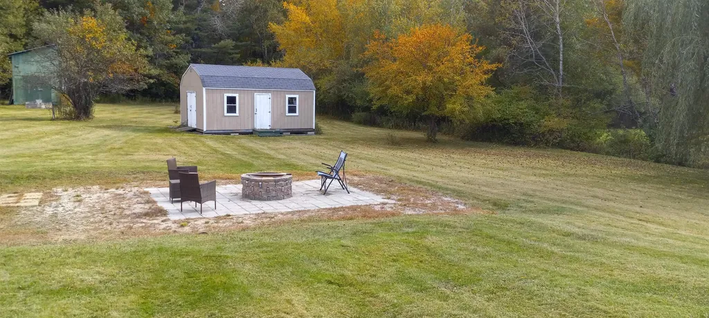 17 Mountain View Drive Enfield NH 03748