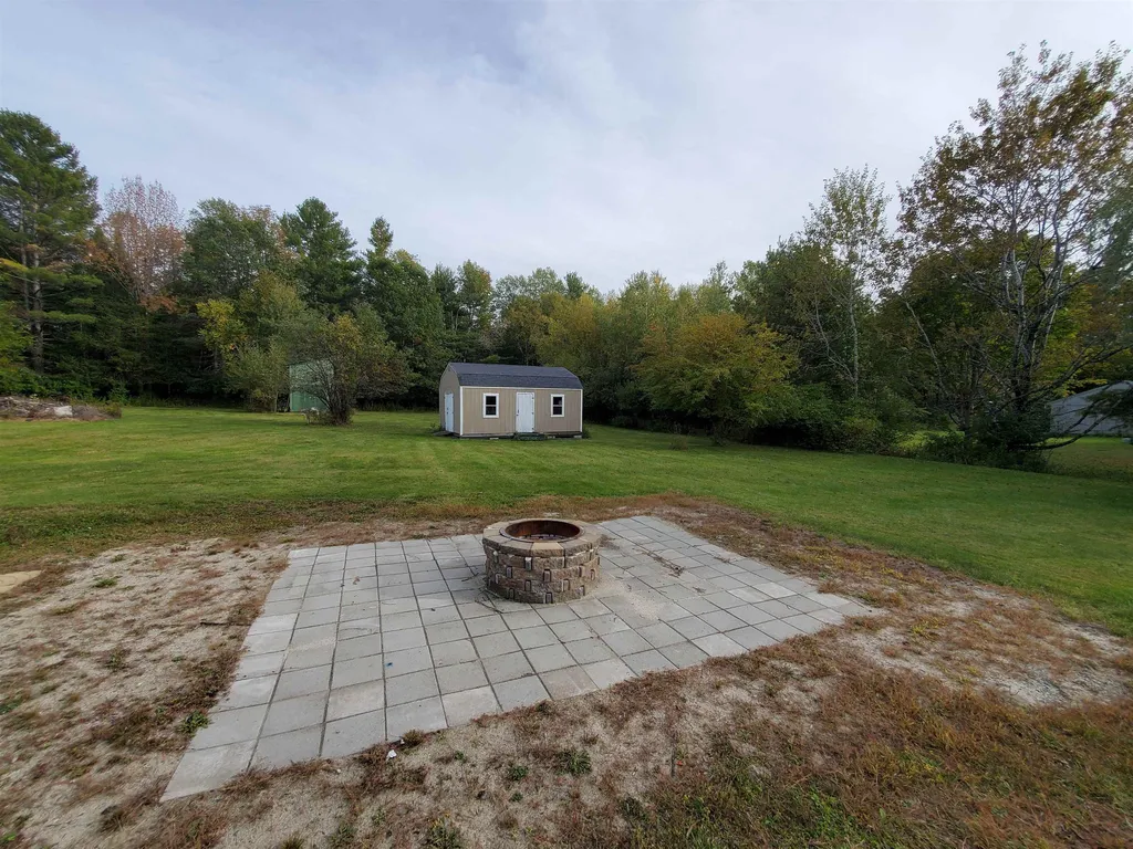 17 Mountain View Drive Enfield NH 03748