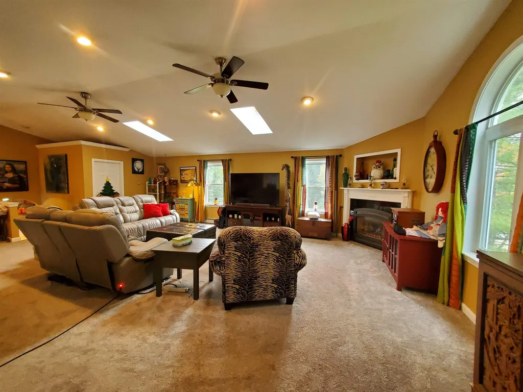 17 Mountain View Drive Enfield NH 03748