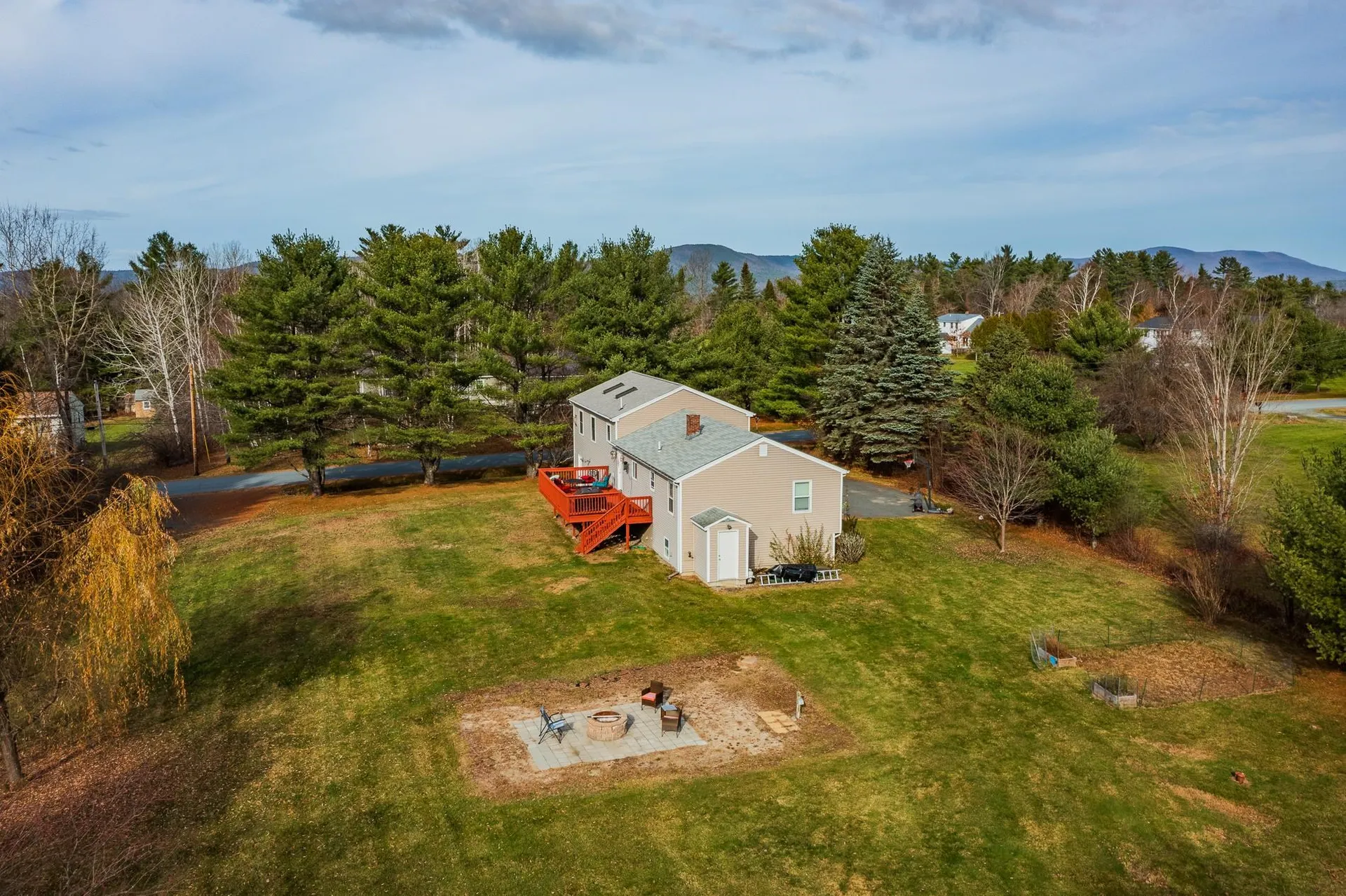 17 Mountain View Drive Enfield NH 03748