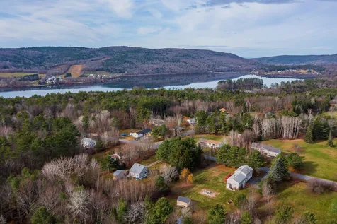 17 Mountain View Drive Enfield NH 03748