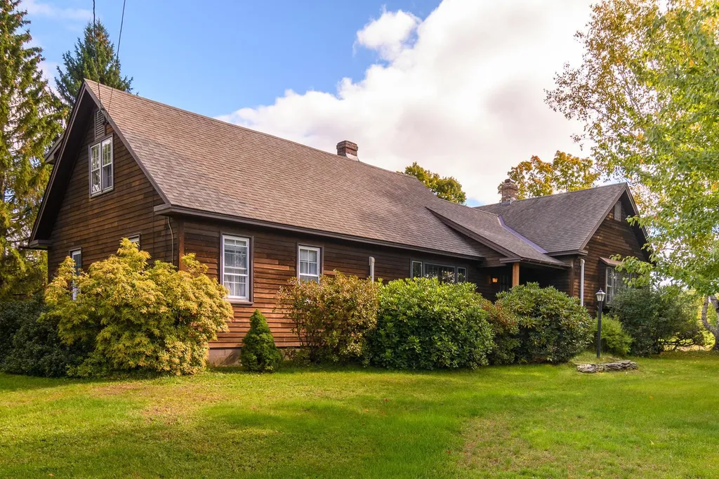 17 Pleasant Valley Road Brattleboro VT 05301