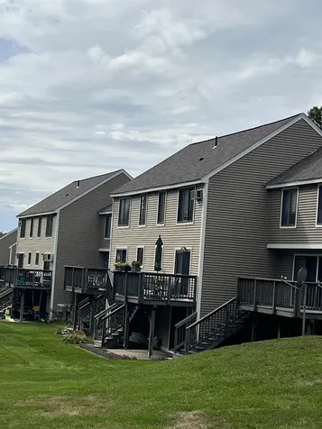 133 Treadway Lane Londonderry NH 03053