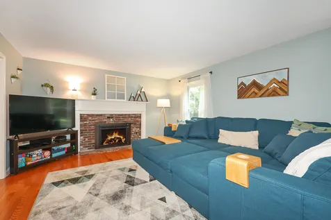 10 Greenbriar Lane Amherst NH 03031