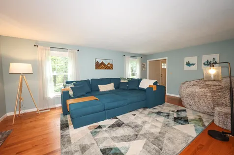 10 Greenbriar Lane Amherst NH 03031