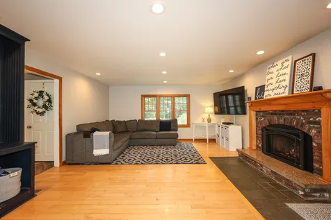 10 Greenbriar Lane Amherst NH 03031
