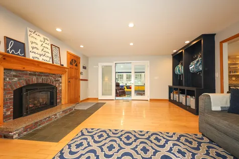 10 Greenbriar Lane Amherst NH 03031