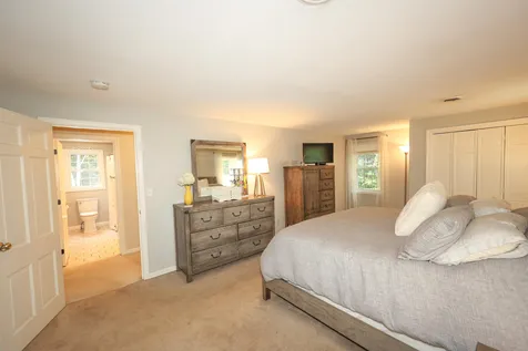 10 Greenbriar Lane Amherst NH 03031