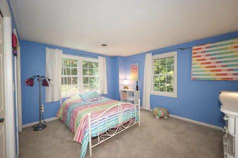 10 Greenbriar Lane Amherst NH 03031