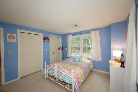 10 Greenbriar Lane Amherst NH 03031