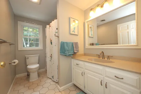 10 Greenbriar Lane Amherst NH 03031