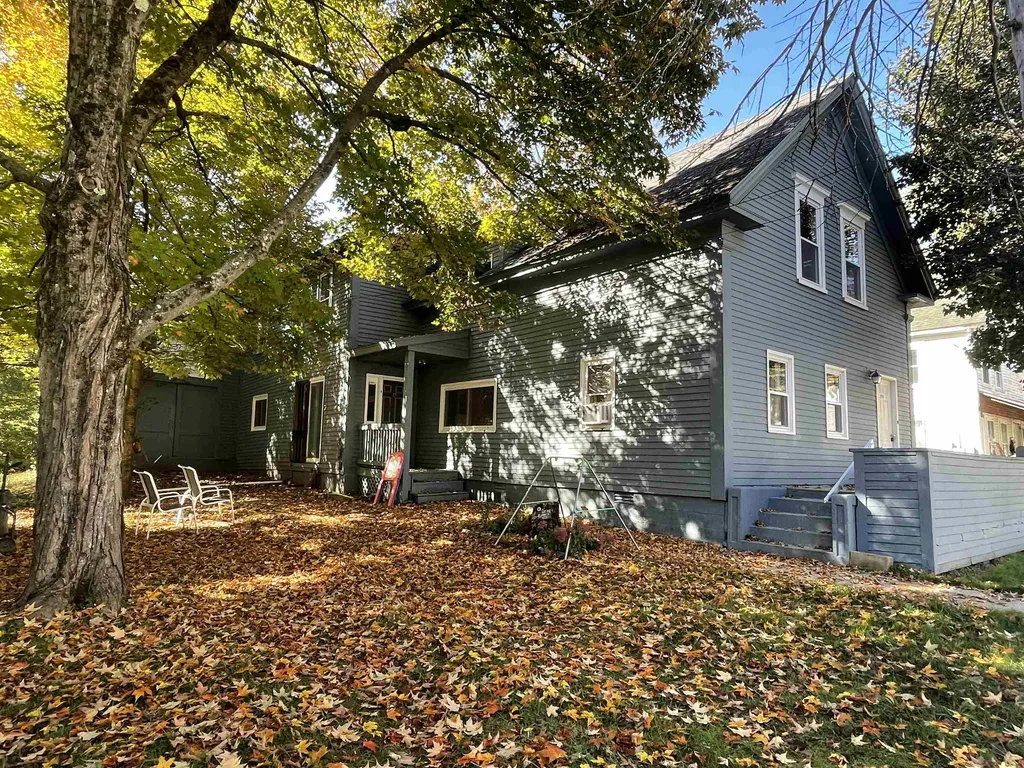 25 Pleasant Street Plymouth NH 03264