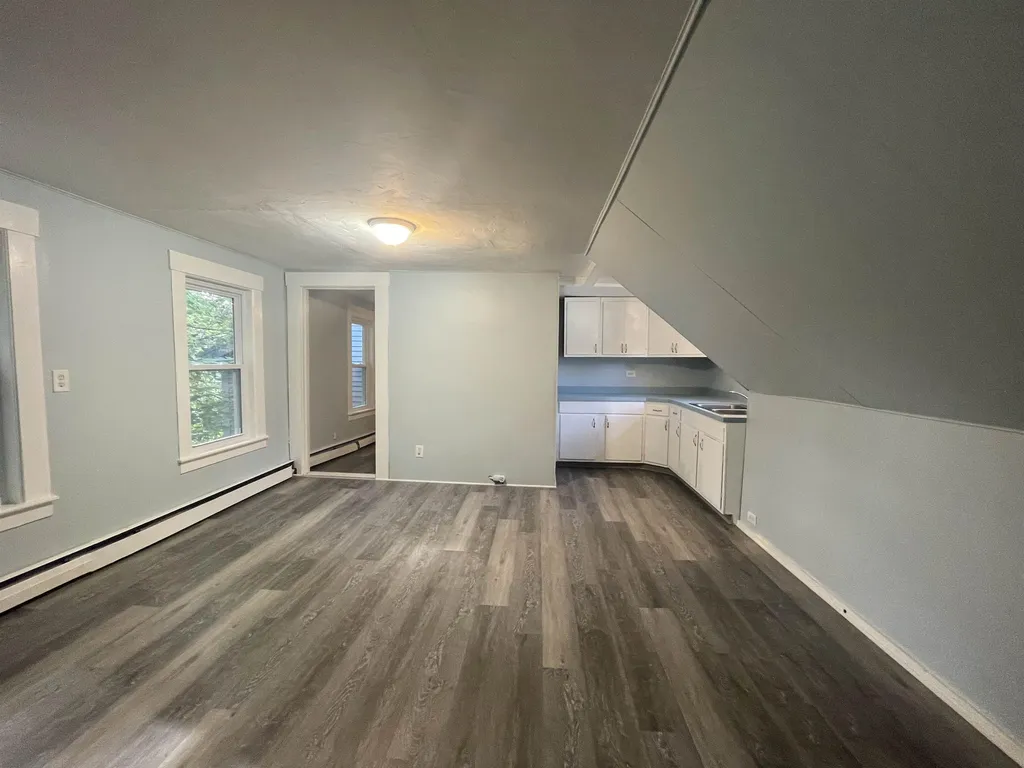 25 Pleasant Street Plymouth NH 03264