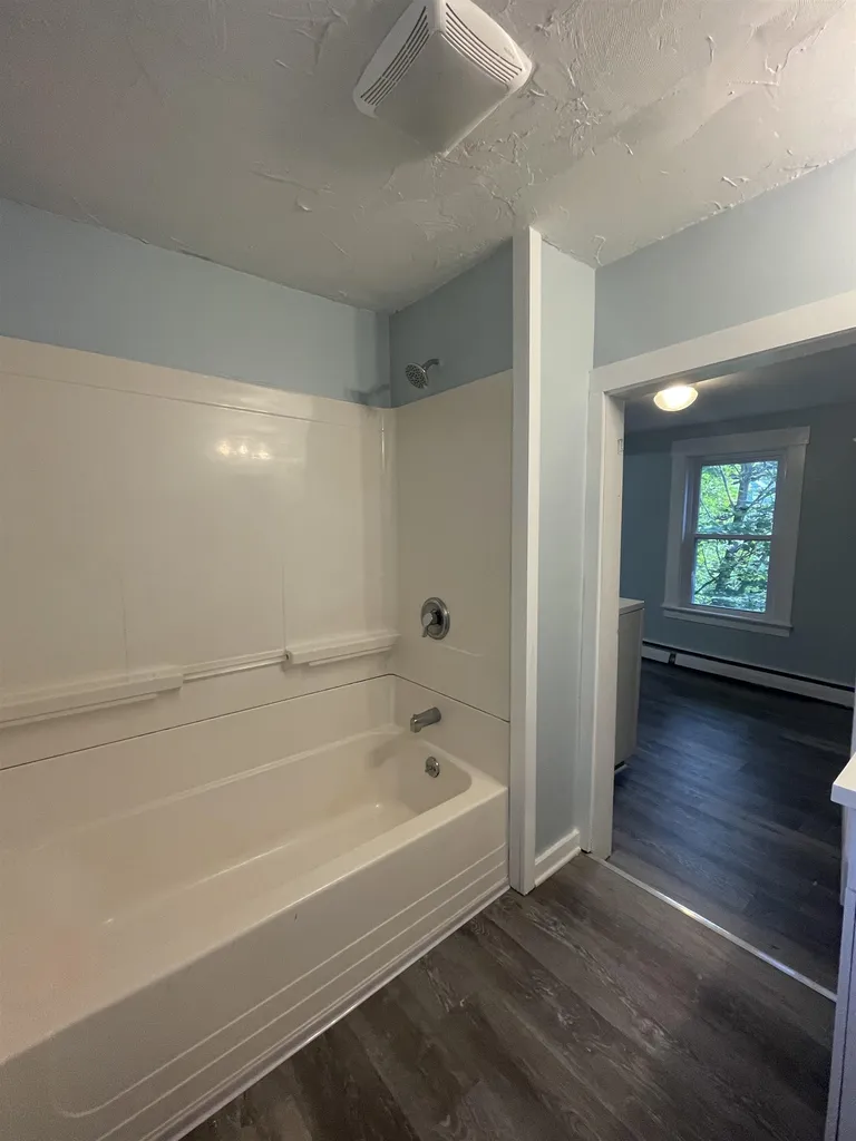 25 Pleasant Street Plymouth NH 03264