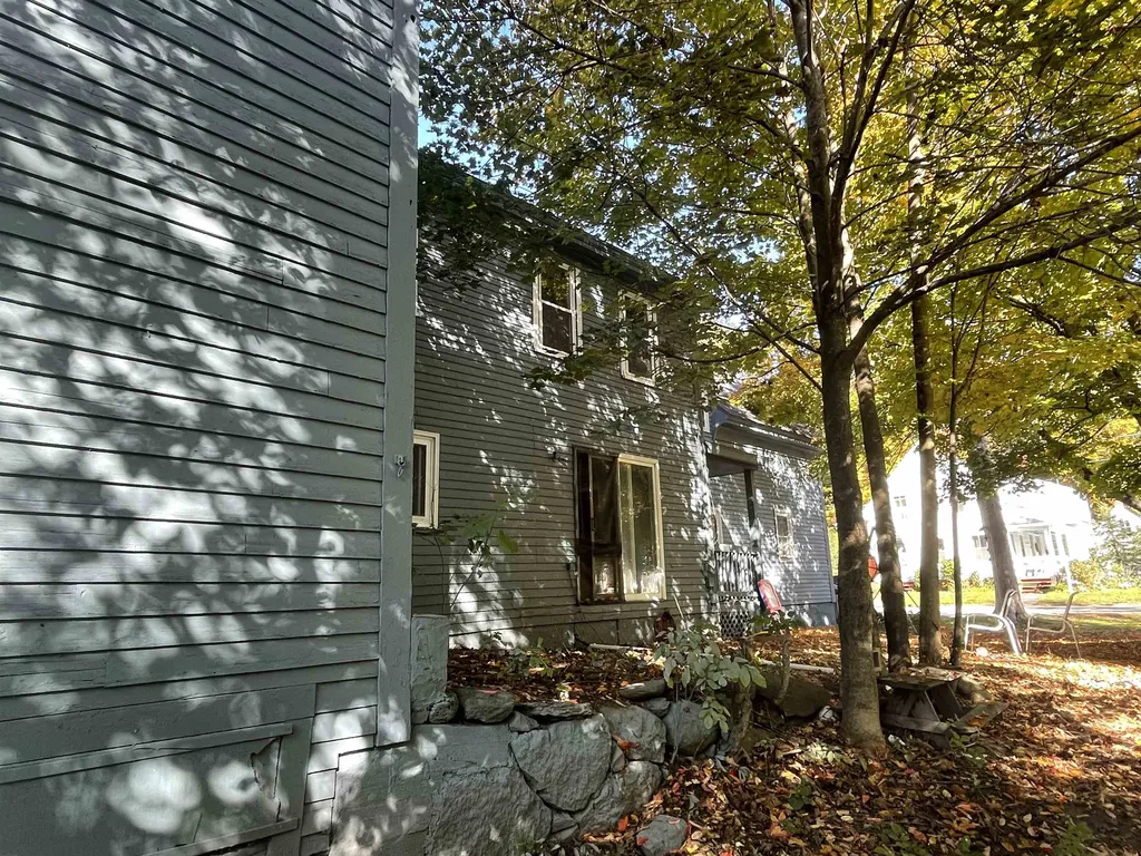 25 Pleasant Street Plymouth NH 03264