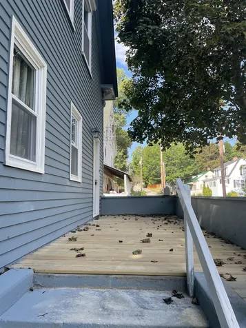 25 Pleasant Street Plymouth NH 03264
