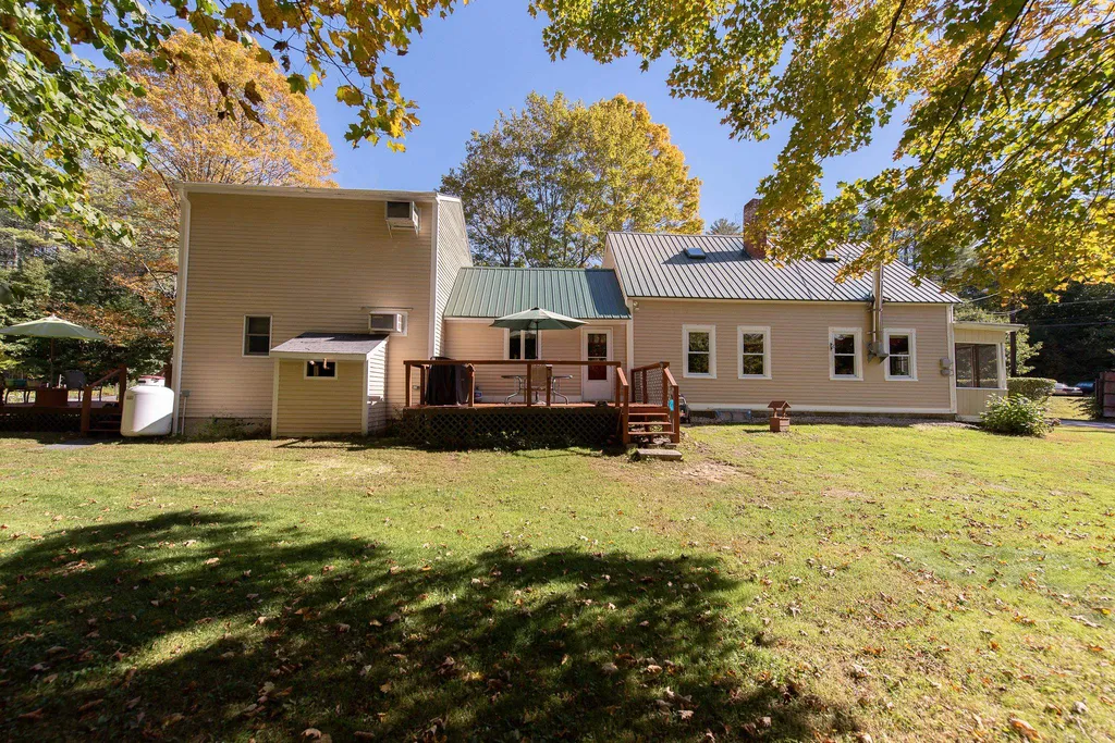 947 Old Bristol Road New Hampton NH 03256