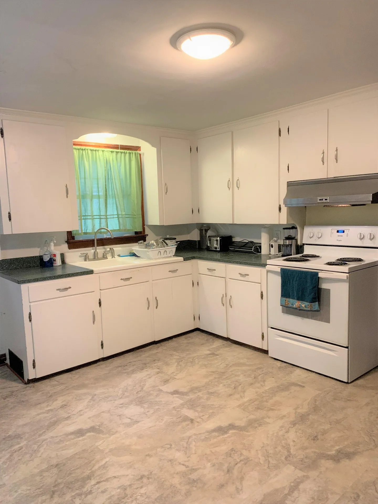 142 Charles Street Rochester NH 03867