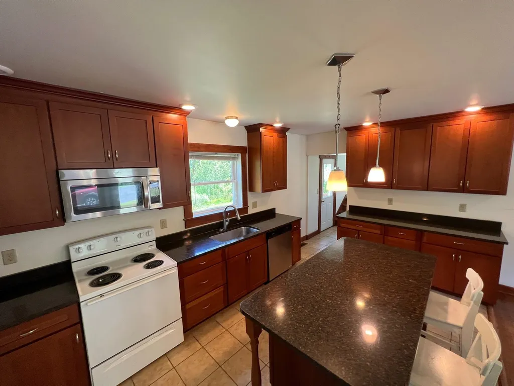 1 Daisy Hill Road Lebanon NH 03766