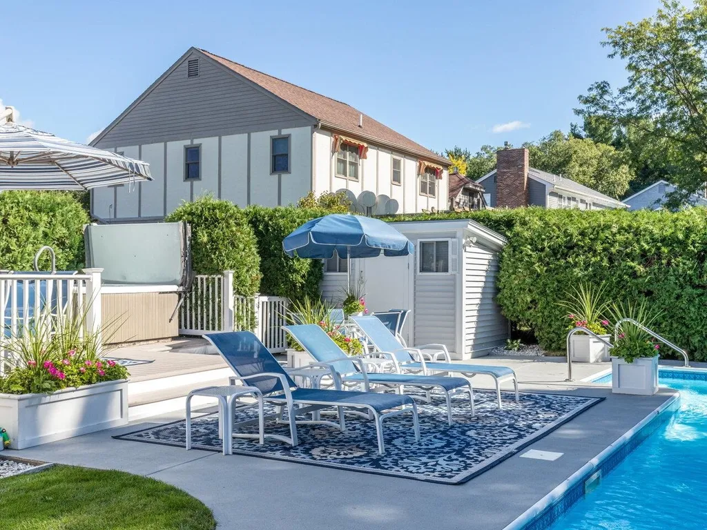 4 Bay Court South Burlington VT 05403