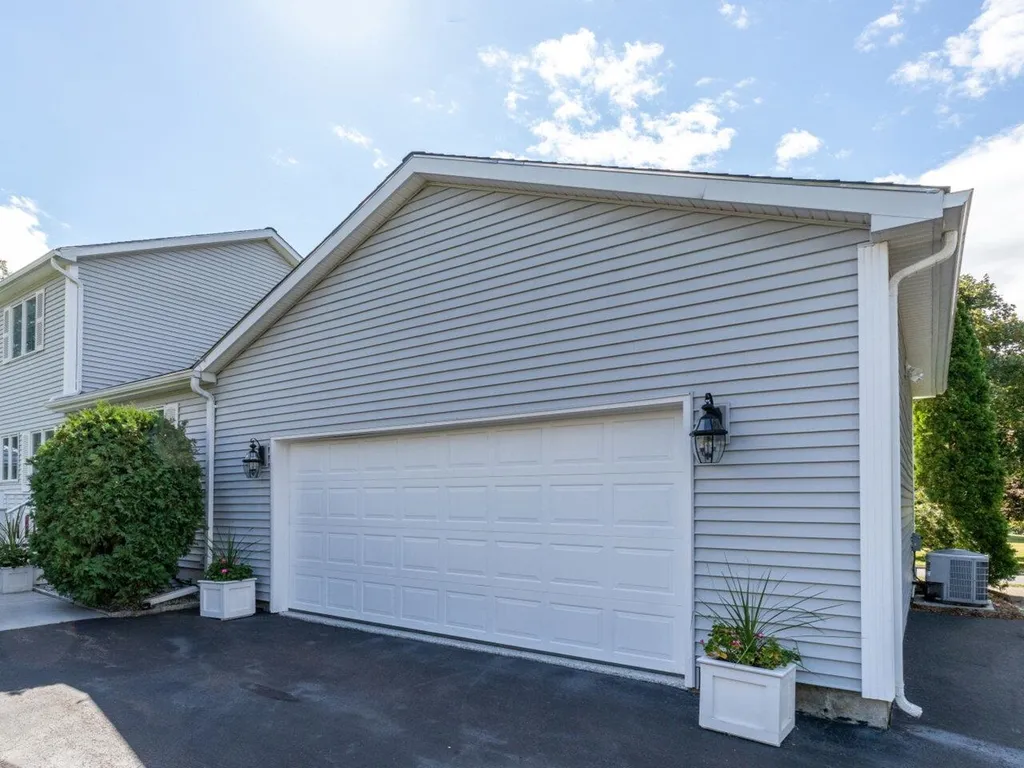 4 Bay Court South Burlington VT 05403