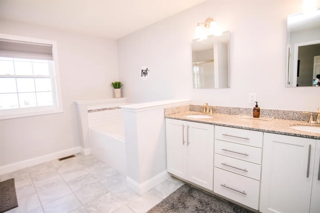 178 Sommerfield Avenue South Burlington VT 05403