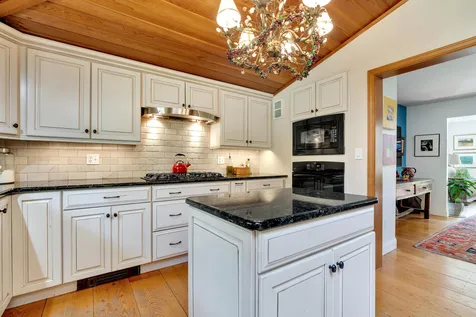 9 Dairy Lane Hanover NH 03755