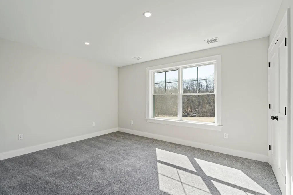 81 Sage Lane Portsmouth NH 03801