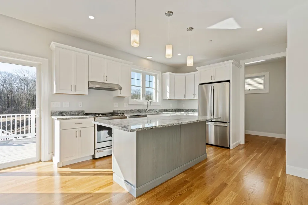 81 Sage Lane Portsmouth NH 03801
