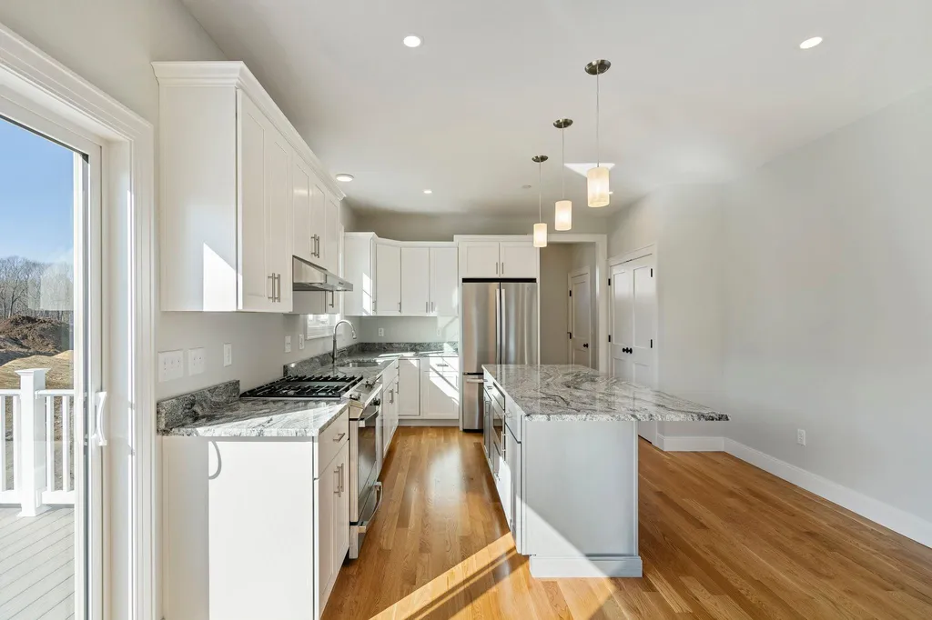 81 Sage Lane Portsmouth NH 03801