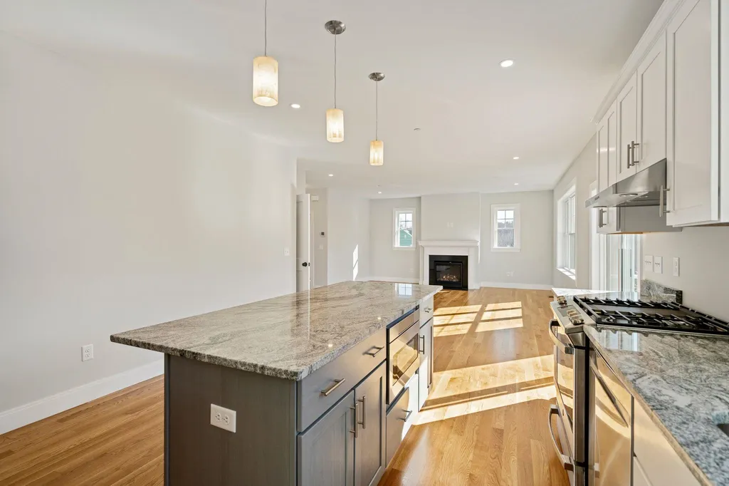 81 Sage Lane Portsmouth NH 03801