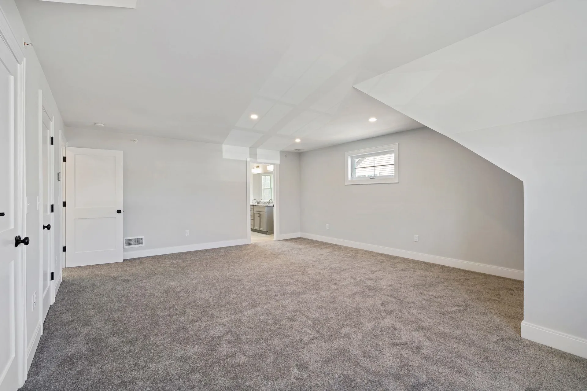 81 Sage Lane Portsmouth NH 03801