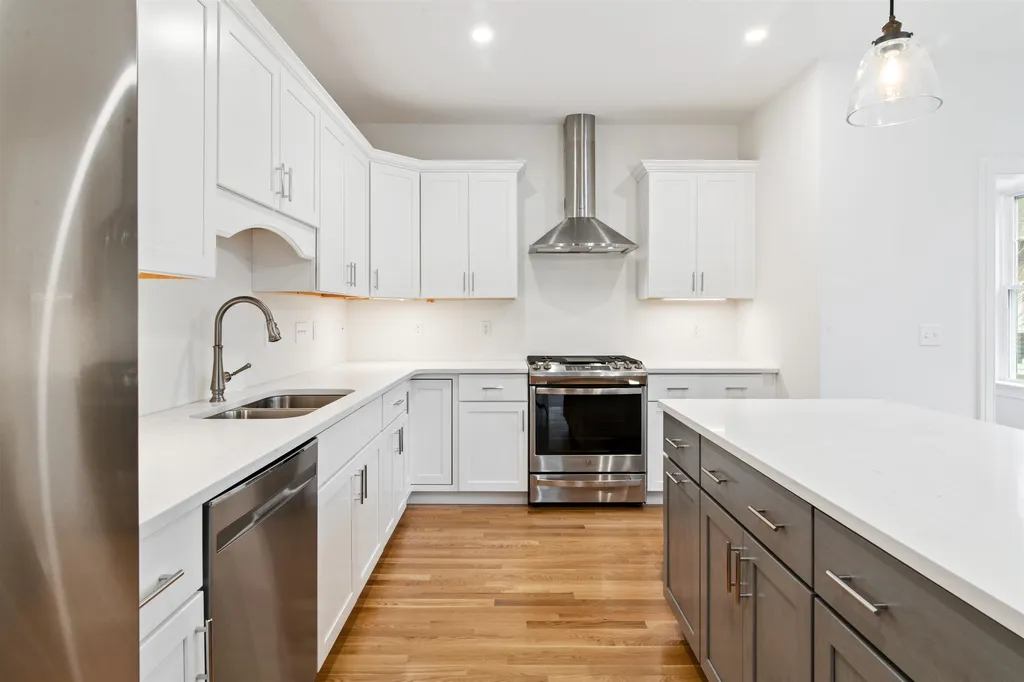 112 Sage Lane Portsmouth NH 03801