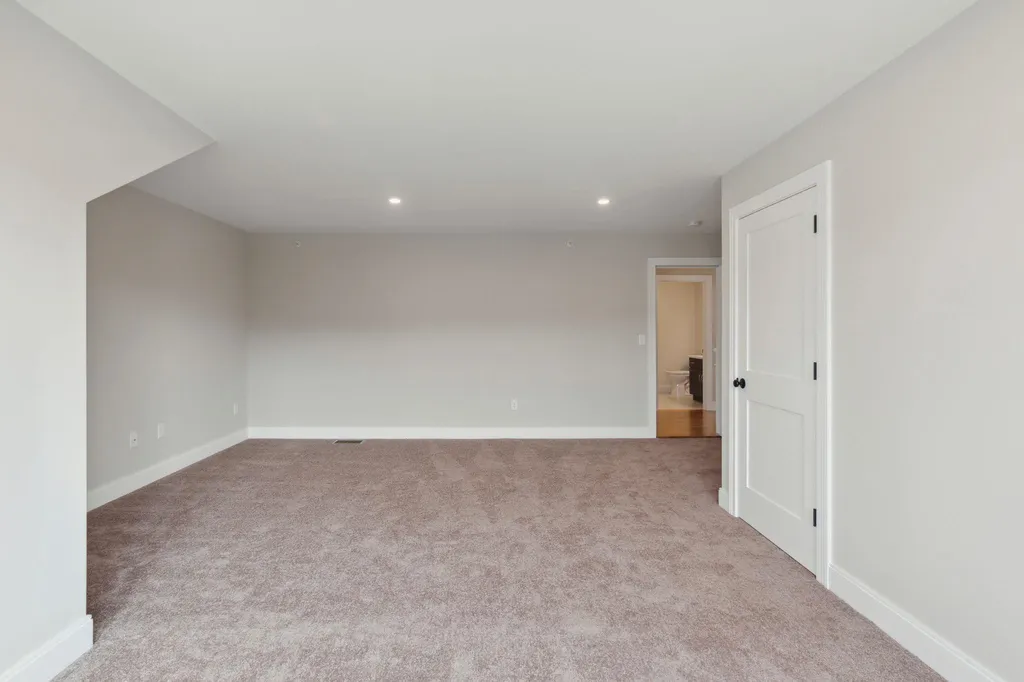 84 Sage Lane Portsmouth NH 03801